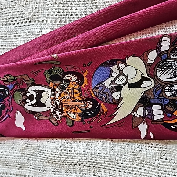 Looney Tunes Motorcycle Tie - Picture 2 of 7